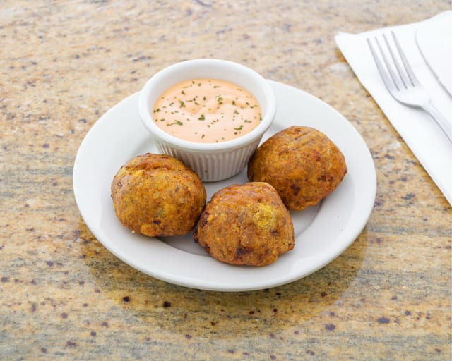 Bolitas de Mofongo -Mofongo (Plantain) Balls.